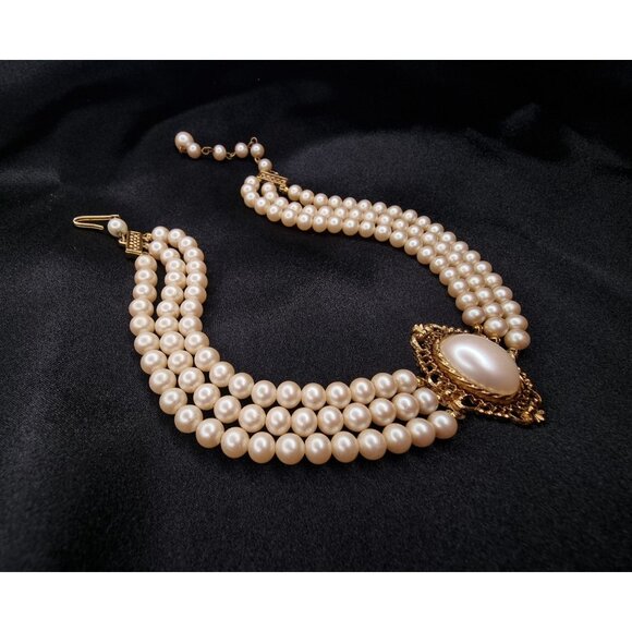 Rare Find Vintage Richelieu Triple-Strand Faux Pearl Necklace - Picture 2 of 6